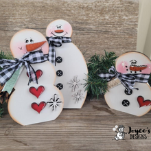 Load image into Gallery viewer, Winter Family Shelf sitter