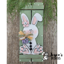 Load image into Gallery viewer, Table top Pallet Rabbit design