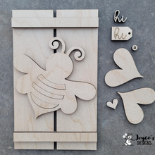Load image into Gallery viewer, Table Top Pallet Bee
