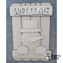 Load image into Gallery viewer, Welcome Snowman Pallet Doorhanger