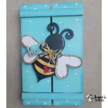 Load image into Gallery viewer, Table Top Pallet Bee