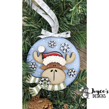Load image into Gallery viewer, Santa moose round ornament