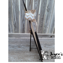 Load image into Gallery viewer, Farmhouse Interchangeable Bread Board Shelf Sitter Design
