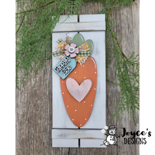Load image into Gallery viewer, Table top Pallet Carrot design
