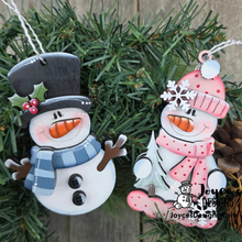 Load image into Gallery viewer, Mrs. Snowman with Tree Ornament Gift Card Holder – DIY Christmas Wood Blank
