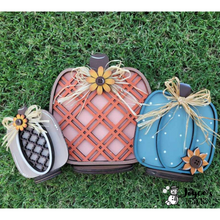 Load image into Gallery viewer, Sweater Pumpkin Shelf Sitter Set
