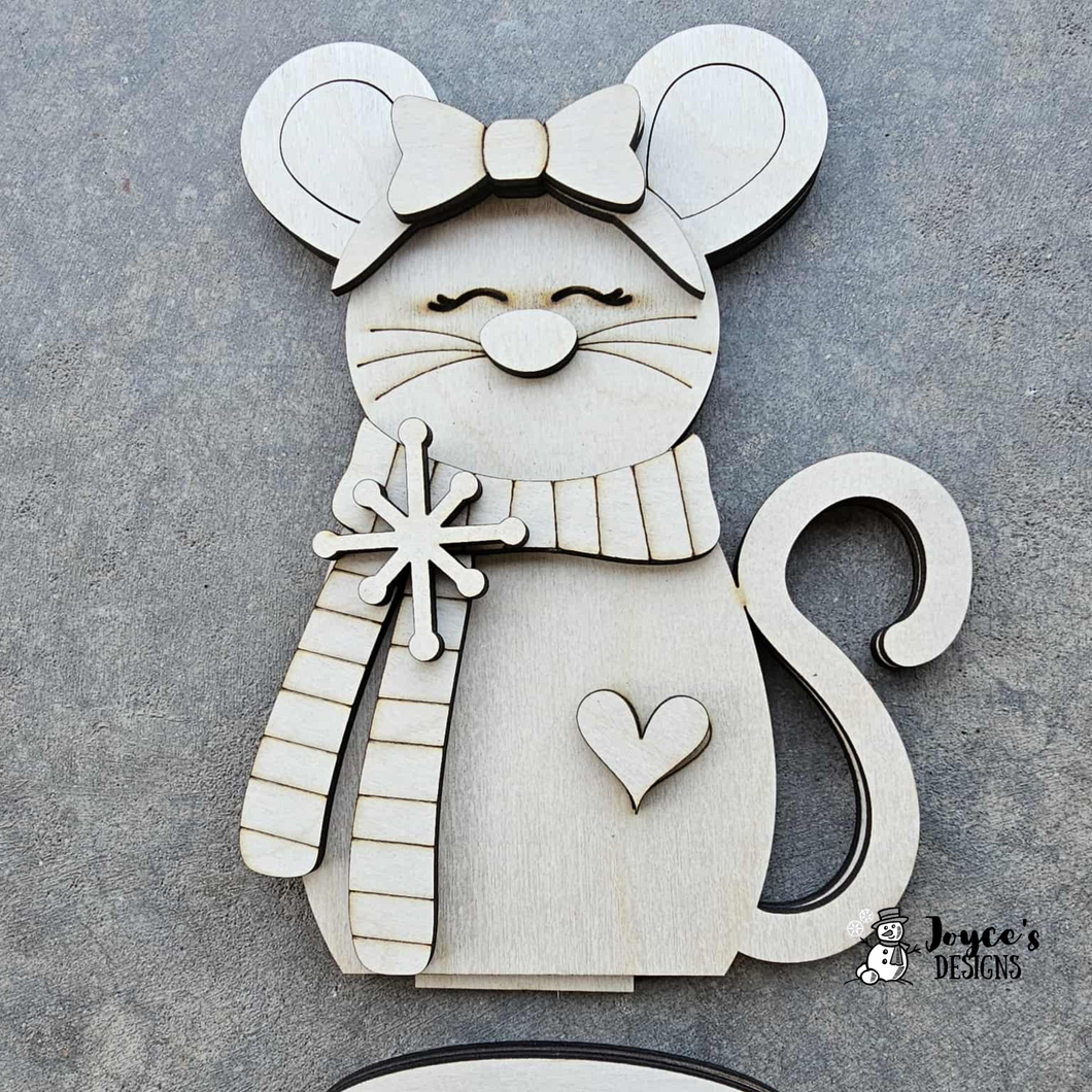 Christmas Mouse Shelf Sitter – Girl | 5.5