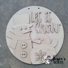 Load image into Gallery viewer, Let it Snow couple doorhanger

